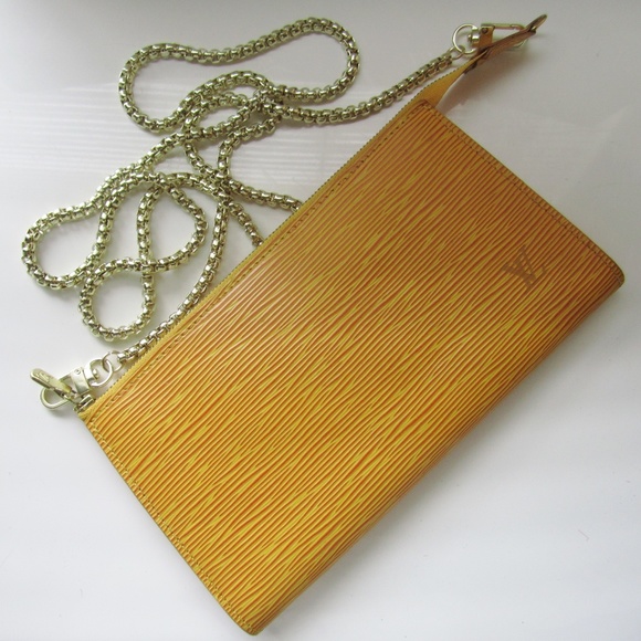 Louis Vuitton Handbags - Louis Vuitton Pochette Clutch